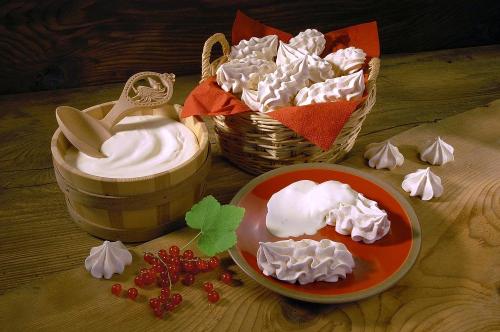 Crème Double de Gruyère et Meringues